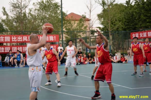 第八届“中泰杯”中年篮球友谊对抗赛盛大开幕