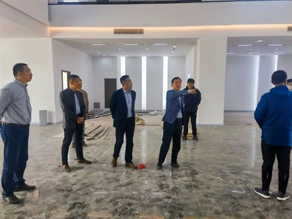 陈忠洲院长到蔚来左岸项目考察指导